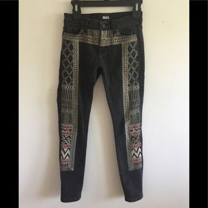 URBAN OUTFITTERS EMBROIDERED JEANS SZ 25